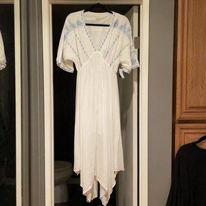 BoHo asymmetric white MIDI dress sz M by En Creme